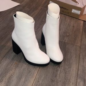Boohoo Brand: Block Heel Booties